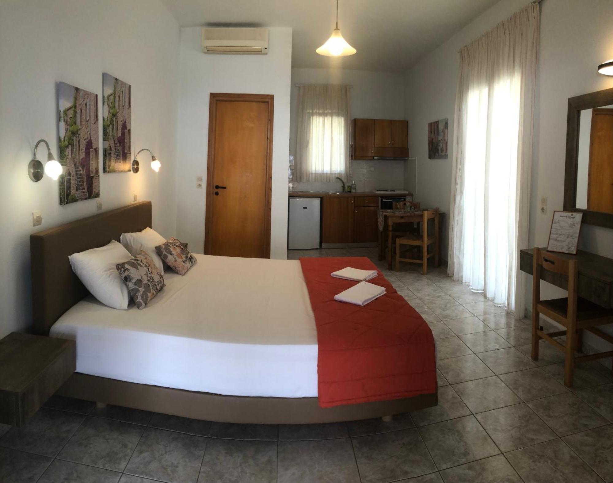 Chrisanthi Studios & Apartments Πλακιάς Εξωτερικό φωτογραφία
